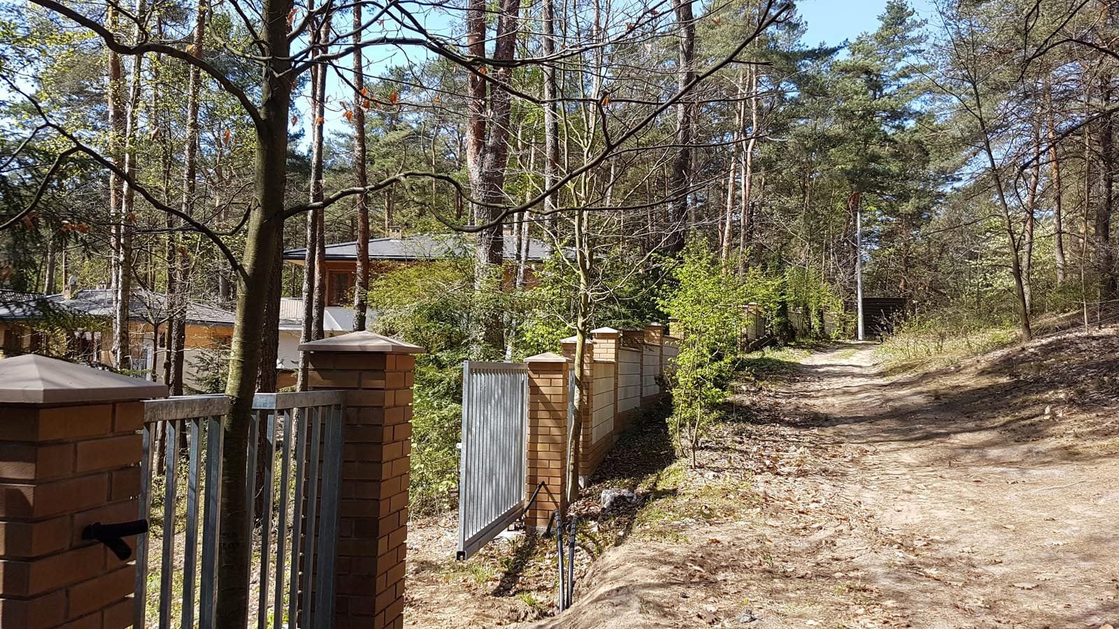 Enklawa Magdalenka - Pokrycie dachu Koramic